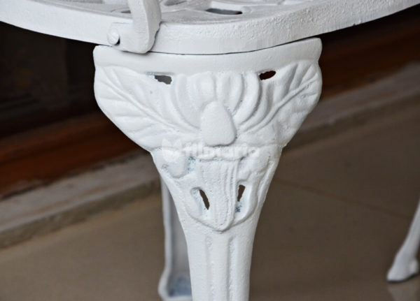 Detail ornamen kaki kursi corvus set meja kursi cast iron