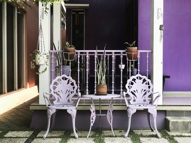 Set kursi teras warna ungu